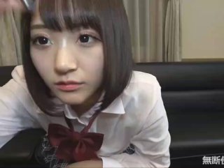 瘦弱的少女Aubree Valentine被继父和他的朋友操了